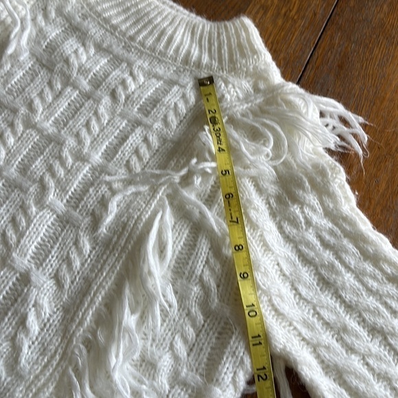 Altar’d State Sweater fringe on sides white balloon sleeves size L crewneck - Picture 16 of 16